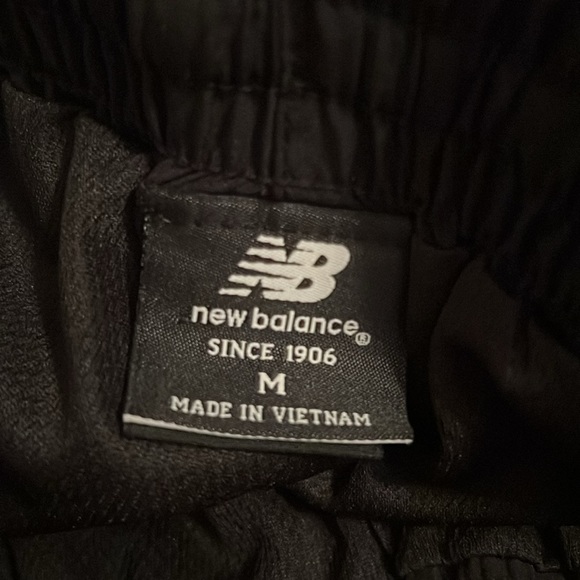 New balance mesh lined joggers - Picture 2 of 2